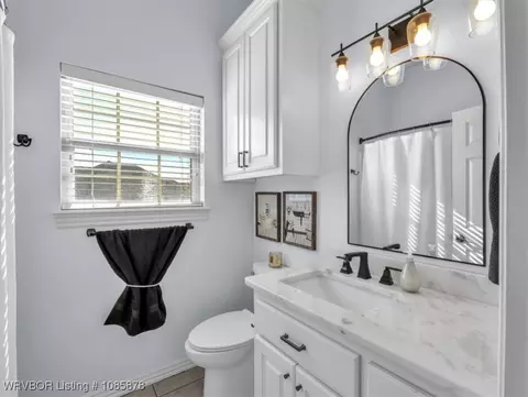 Bath - 11200 Quail Crest Ct, Fort Smith, AR 72916 photo 1 of 4