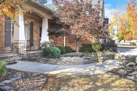 Exterior - 11200 Quail Crest Ct, Fort Smith, AR 72916 photo 3 of 11