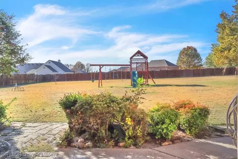 Exterior - 11200 Quail Crest Ct, Fort Smith, AR 72916 photo 11 of 11