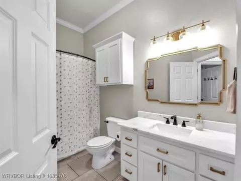 Bath - 11200 Quail Crest Ct, Fort Smith, AR 72916 photo 2 of 4