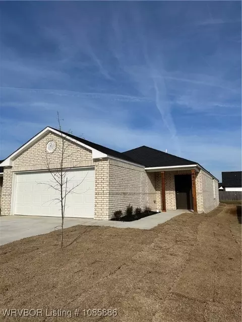 8817 Preston Wood Dr, Fort Smith, AR 72916