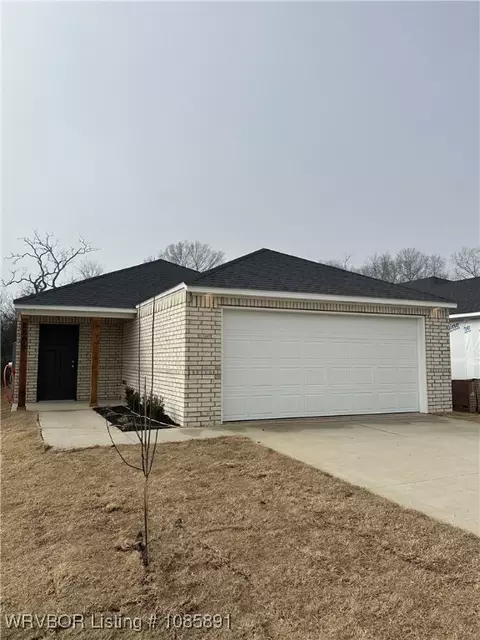 8806 Preston Wood Dr, Fort Smith, AR 72916