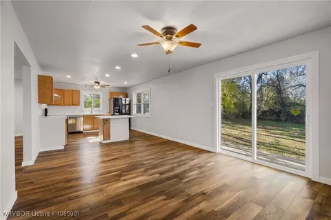 Living - 4627 Mussett Rd, Fort Smith, AR 72904 photo 3 of 3