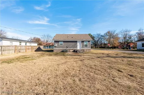 Exterior - 2101 N 30th St, Fort Smith, AR 72904 photo 2 of 2