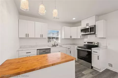 Kitchen - 2101 N 30th St, Fort Smith, AR 72904 photo 3 of 3
