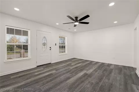 Living - 2101 N 30th St, Fort Smith, AR 72904 photo 1 of 3