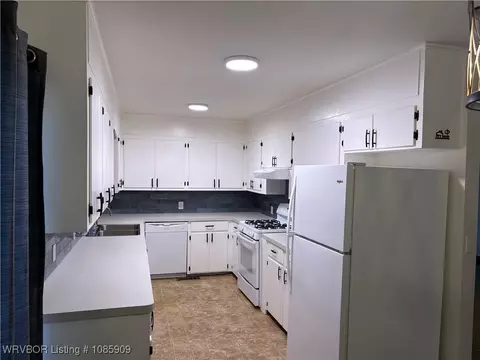 Kitchen - 254 Main St, Alma, AR 72921 photo 6 of 6