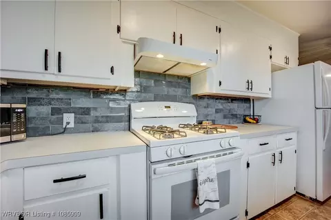 Kitchen - 254 Main St, Alma, AR 72921 photo 3 of 6
