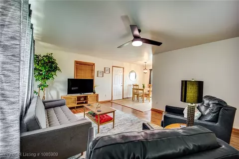 Living - 254 Main St, Alma, AR 72921 photo 5 of 6