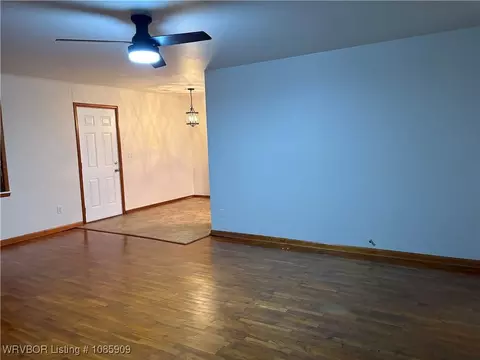 Living - 254 Main St, Alma, AR 72921 photo 6 of 6