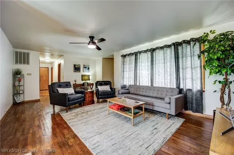 Living - 254 Main St, Alma, AR 72921 photo 3 of 6