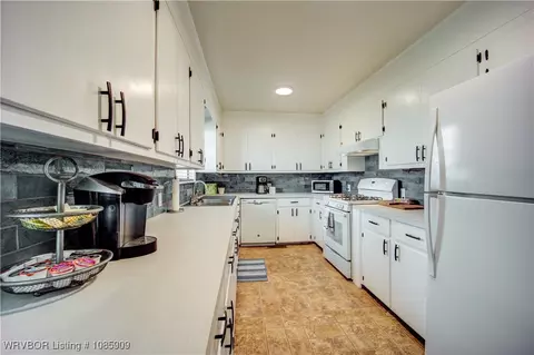 Kitchen - 254 Main St, Alma, AR 72921 photo 1 of 6