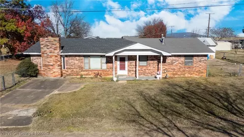 601 Wiggington, Wister, OK 74966