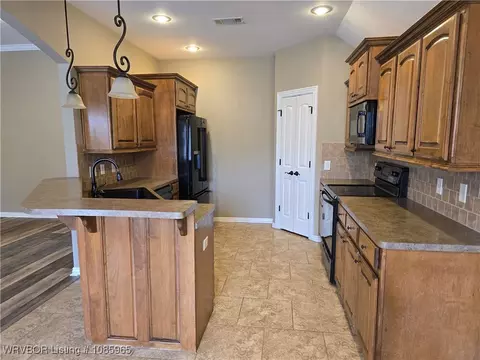 Kitchen - 1906 Yukon Dr, Barling, AR 72923 photo 1 of 1