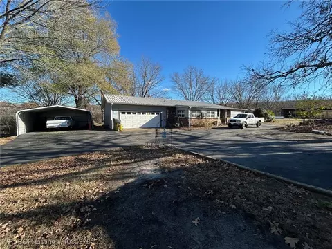 1005 George Ave, Pocola, OK 74902