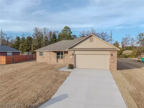 309 Adysen, Roland, OK 74954