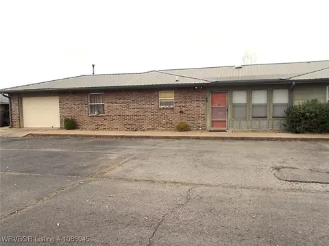 101 Doris Dr #49, Sallisaw, OK 74955