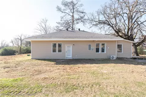 18947 Ainsworth Rd, Spiro, OK 74959