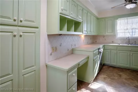 Kitchen - 409 Edwards Rd, Alma, AR 72921 photo 2 of 3