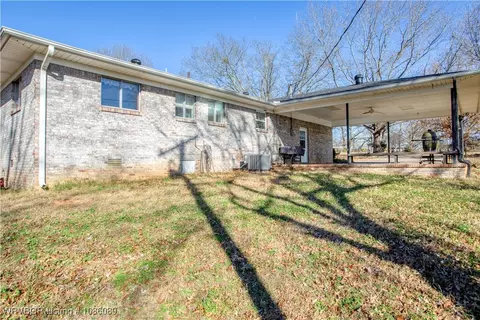 Exterior - 409 Edwards Rd, Alma, AR 72921 photo 4 of 5