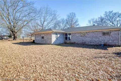 Exterior - 409 Edwards Rd, Alma, AR 72921 photo 5 of 5