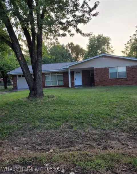 Exterior - 107 N Kerkendoll St, Dyer, AR 72935 photo 2 of 2