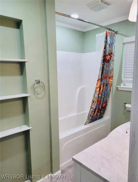 Bath - 107 N Kerkendoll St, Dyer, AR 72935 photo 3 of 3