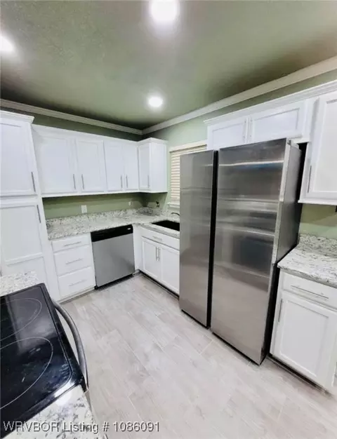 Kitchen - 107 N Kerkendoll St, Dyer, AR 72935 photo 2 of 2