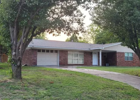 107 N Kerkendoll St, Dyer, AR 72935