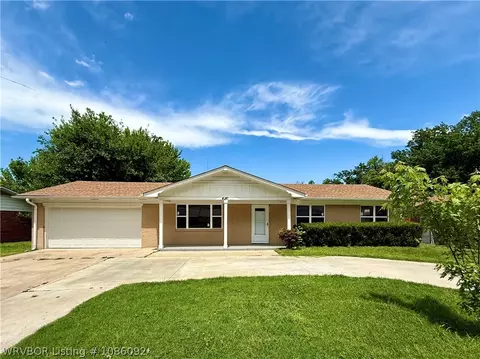 4211 Teakwood Dr, Fort Smith, AR 72904