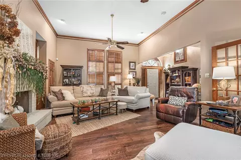 Living - 2105 Massard Rd, Fort Smith, AR 72903 photo 1 of 4