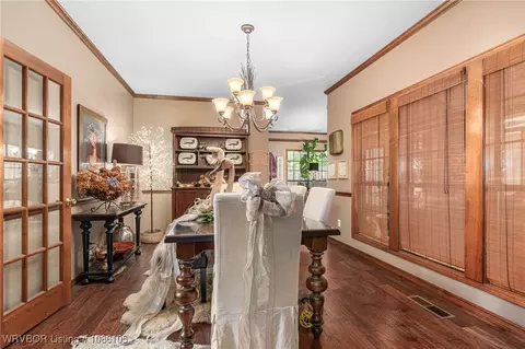 Dining - 2105 Massard Rd, Fort Smith, AR 72903 photo 1 of 4