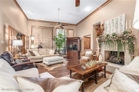 Living - 2105 Massard Rd, Fort Smith, AR 72903 photo 4 of 4