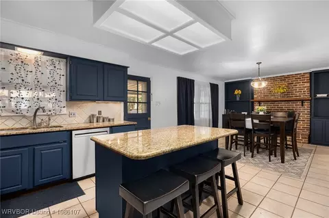 Kitchen - 2800 S 34th St, Fort Smith, AR 72903 photo 3 of 4