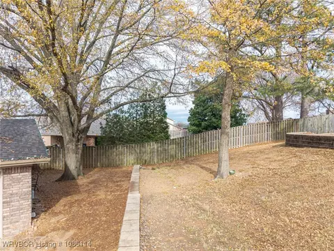 Exterior - 3001 S 106th Cir, Fort Smith, AR 72903 photo 8 of 10