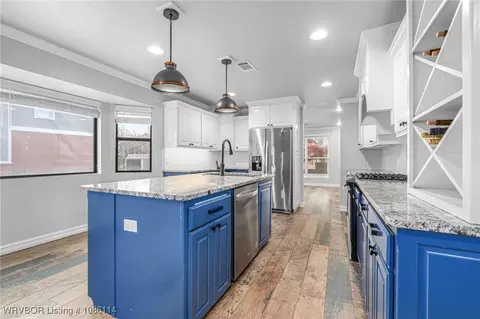 Kitchen - 3001 S 106th Cir, Fort Smith, AR 72903 photo 2 of 2