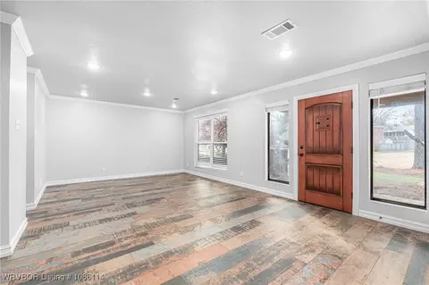 Living - 3001 S 106th Cir, Fort Smith, AR 72903 photo 1 of 7