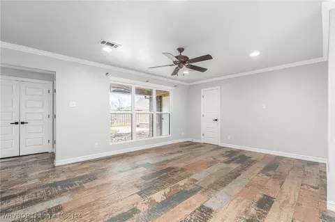 Living - 3001 S 106th Cir, Fort Smith, AR 72903 photo 4 of 7