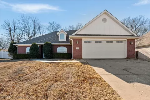 5800 Thomas Rd, Fort Smith, AR 72916