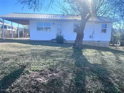 504 Spruce St, Van Buren, AR 72956