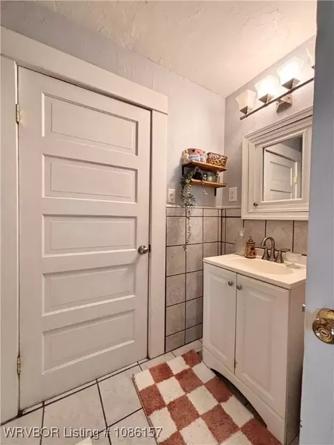 Bath - 1214 N 34th St, Fort Smith, AR 72904 photo 4 of 8