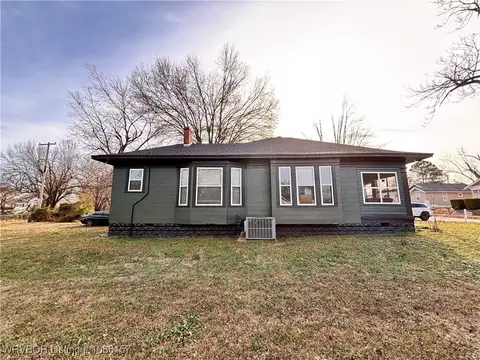 Exterior - 1214 N 34th St, Fort Smith, AR 72904 photo 8 of 13