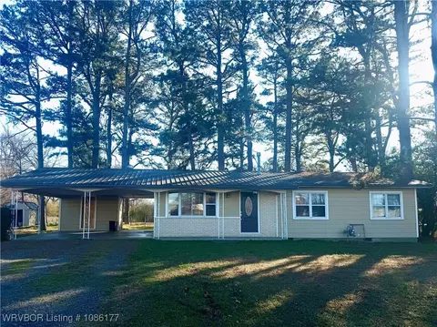 206 Logan St, Wister, OK 74966