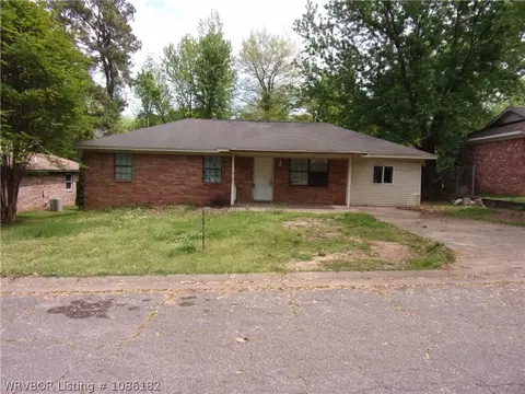 313 29th St, Ozark, AR 72949