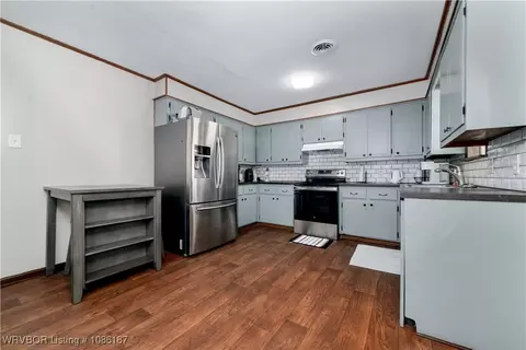 Kitchen - 1923 Utica St, Fort Smith, AR 72901 photo 1 of 3