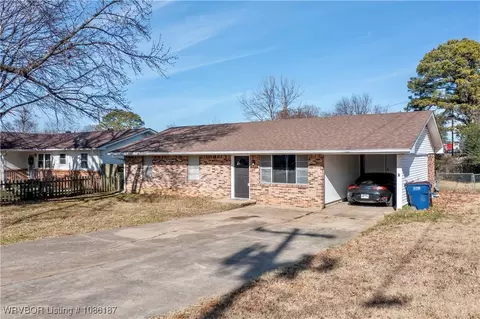 Exterior - 1923 Utica St, Fort Smith, AR 72901 photo 2 of 5