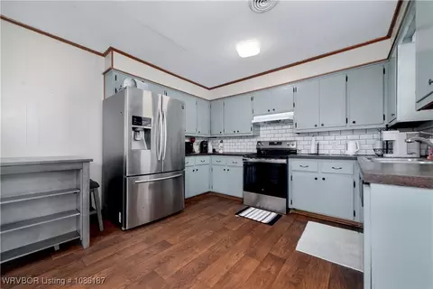 Kitchen - 1923 Utica St, Fort Smith, AR 72901 photo 3 of 3