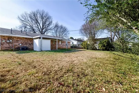 Exterior - 1923 Utica St, Fort Smith, AR 72901 photo 4 of 5