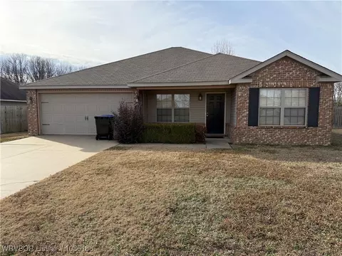 1429 Riley Cir, Alma, AR 72921