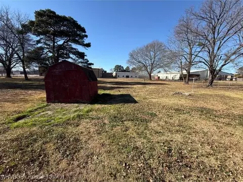 Exterior - 811 S Division St, Lavaca, AR 72941 photo 4 of 4